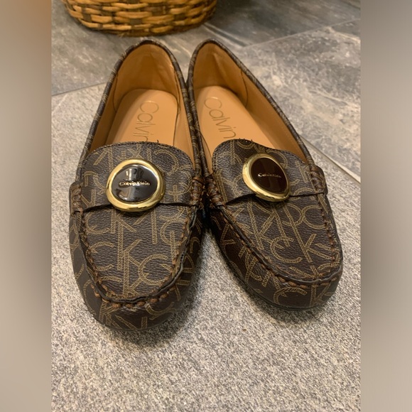 Women's Brown Monogram Calvin Klein Loafers Size 8 - Picture 1 of 8